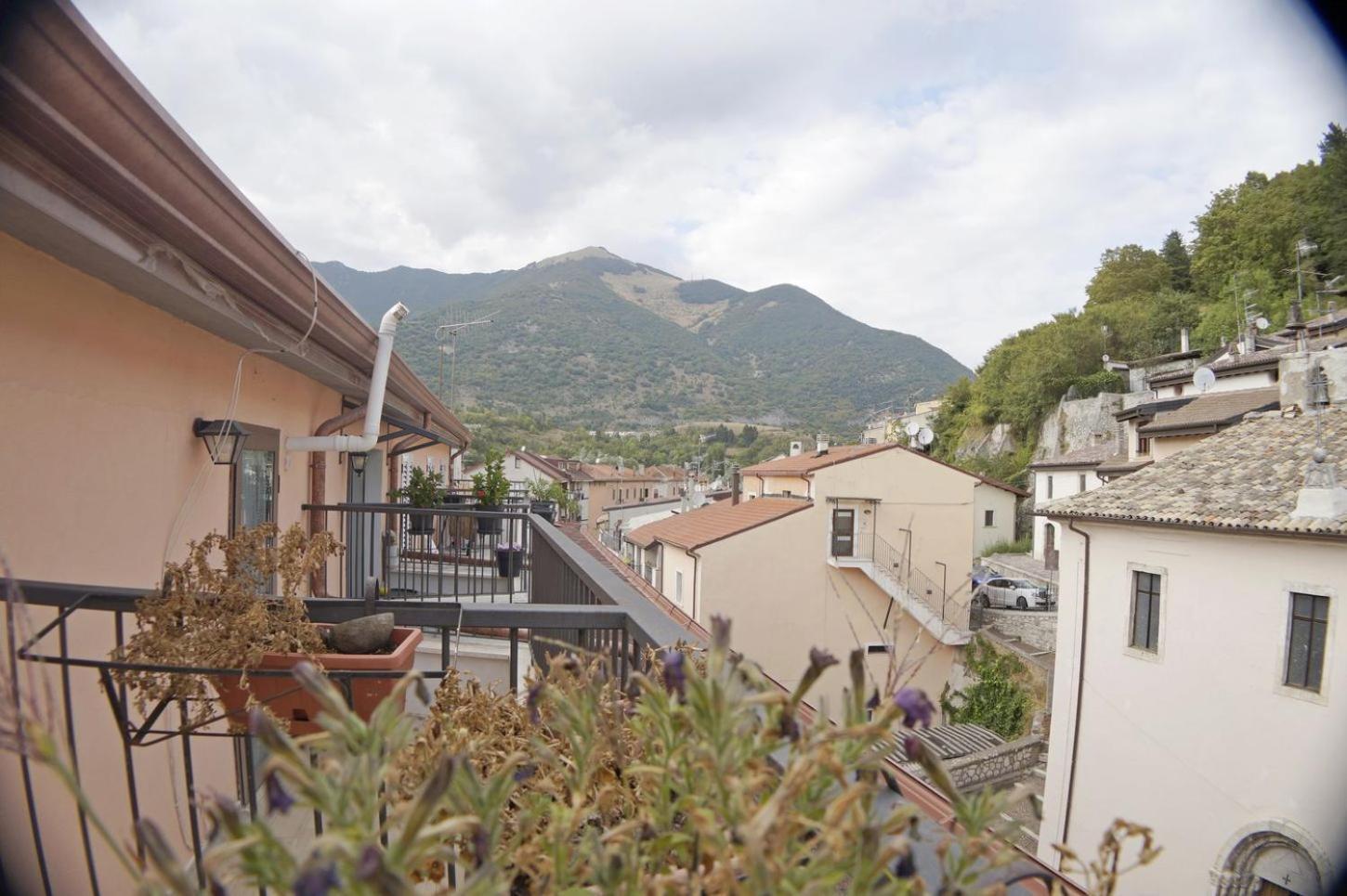 Casa Vacanze Donna Lucia Castel Di Sangro Zewnętrze zdjęcie