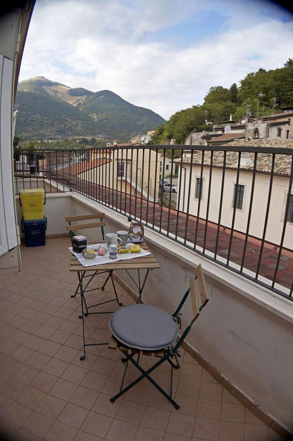 Casa Vacanze Donna Lucia Castel Di Sangro Zewnętrze zdjęcie