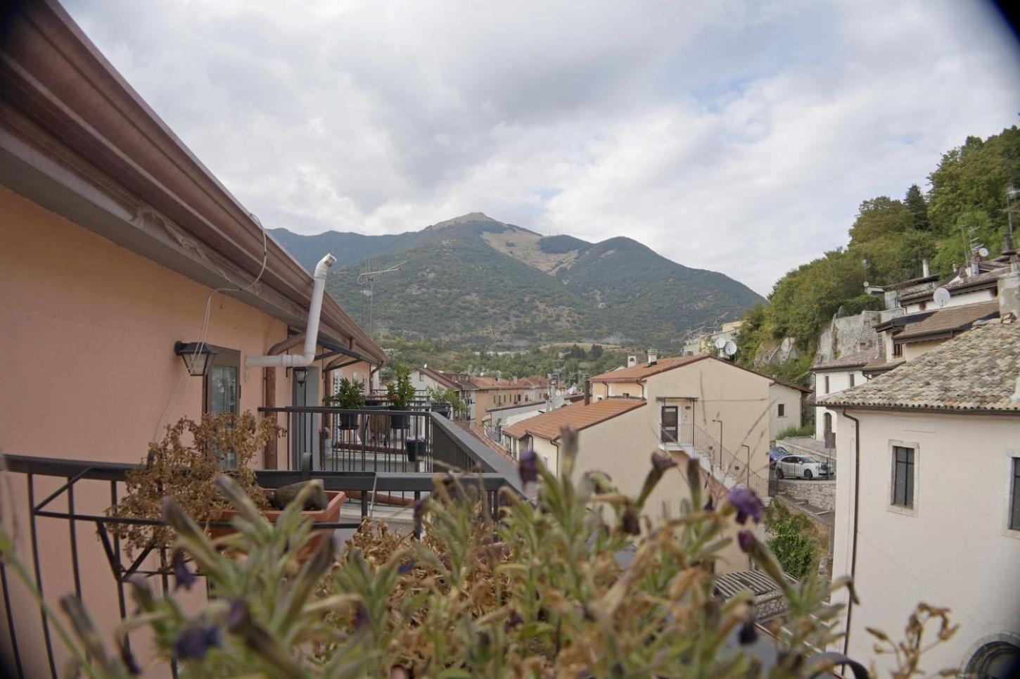 Casa Vacanze Donna Lucia Castel Di Sangro Zewnętrze zdjęcie