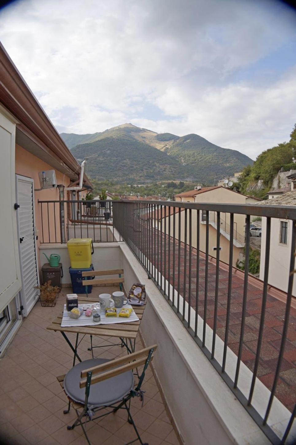 Casa Vacanze Donna Lucia Castel Di Sangro Zewnętrze zdjęcie