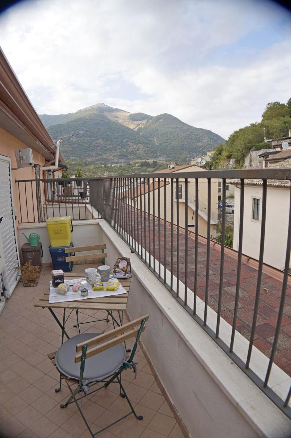 Casa Vacanze Donna Lucia Castel Di Sangro Zewnętrze zdjęcie